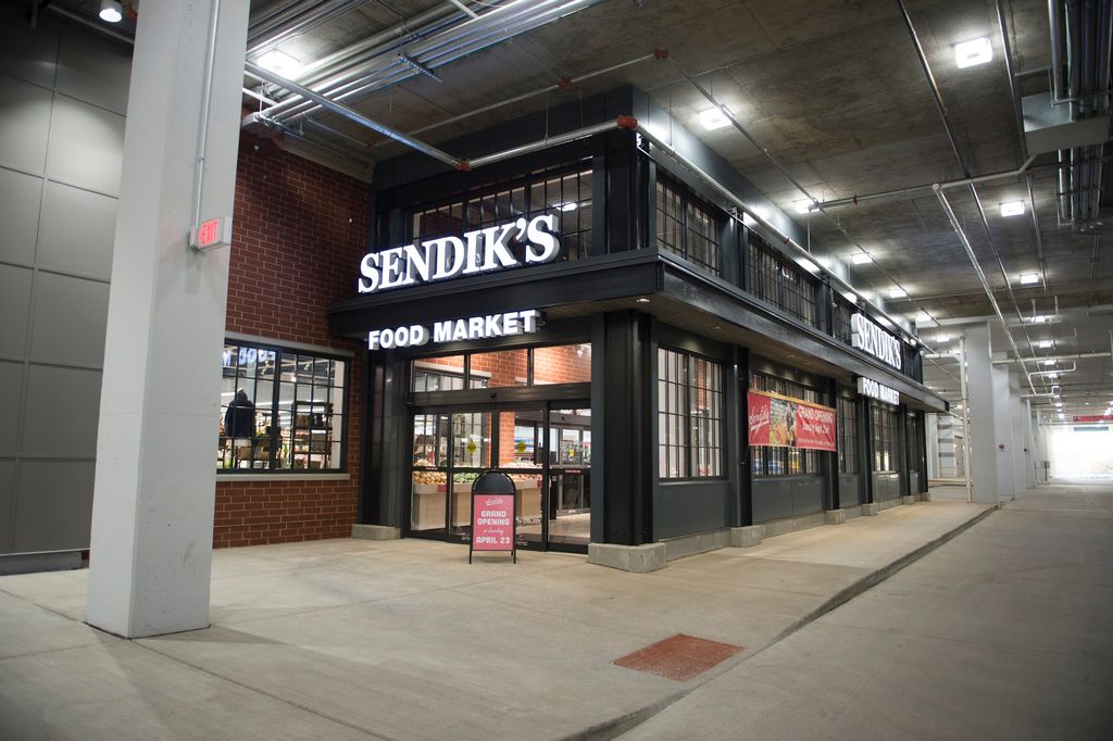 Sendiks-Food-Market-at-The-Corners-of-Brookfield
