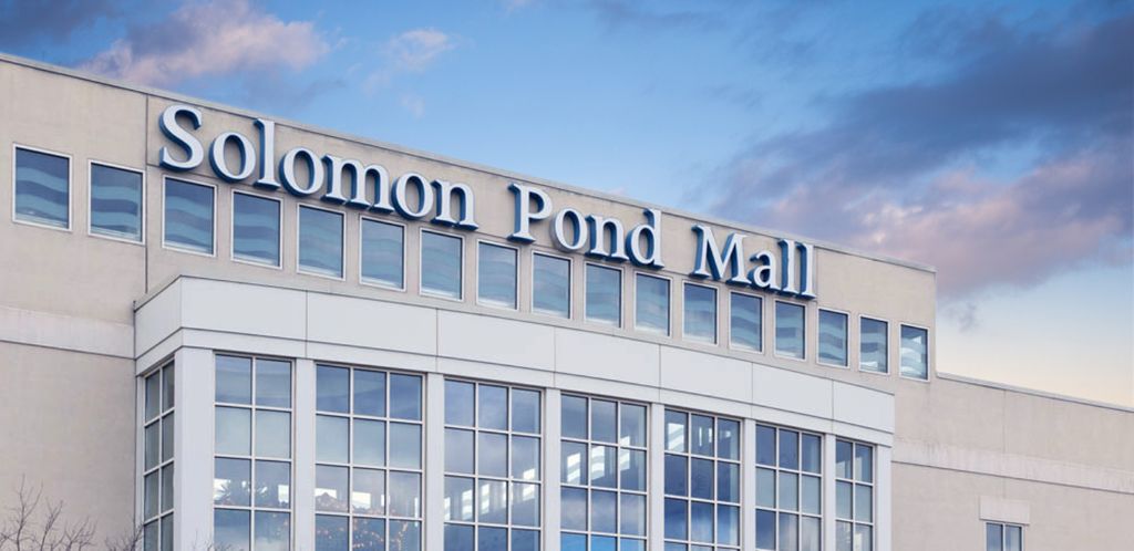 Solomon-Pond-Mall
