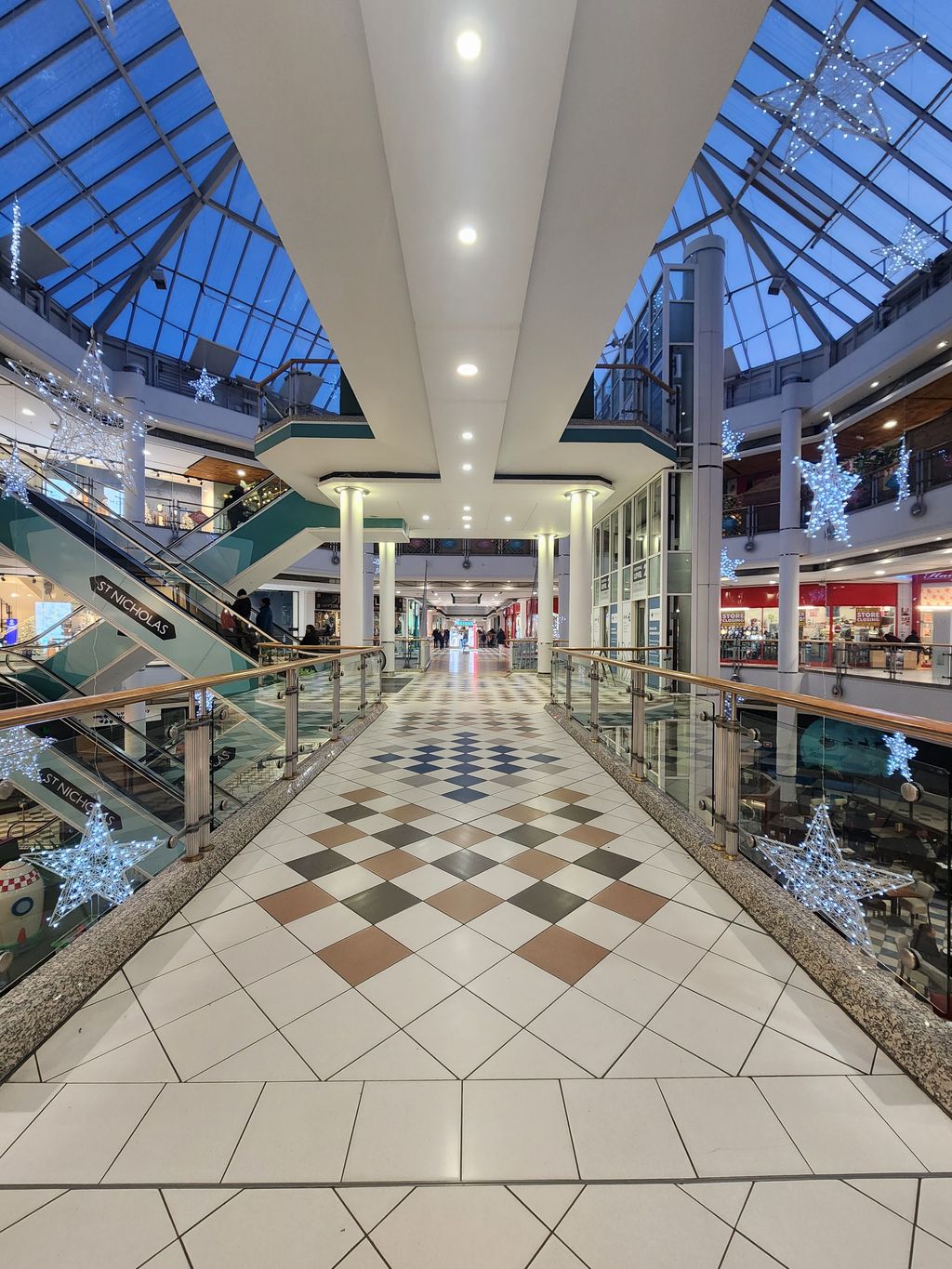 St-Nicholas-Shopping-Centre-1