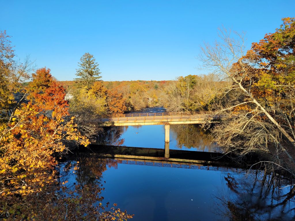 Blackstone-River-Greenway-parking-1