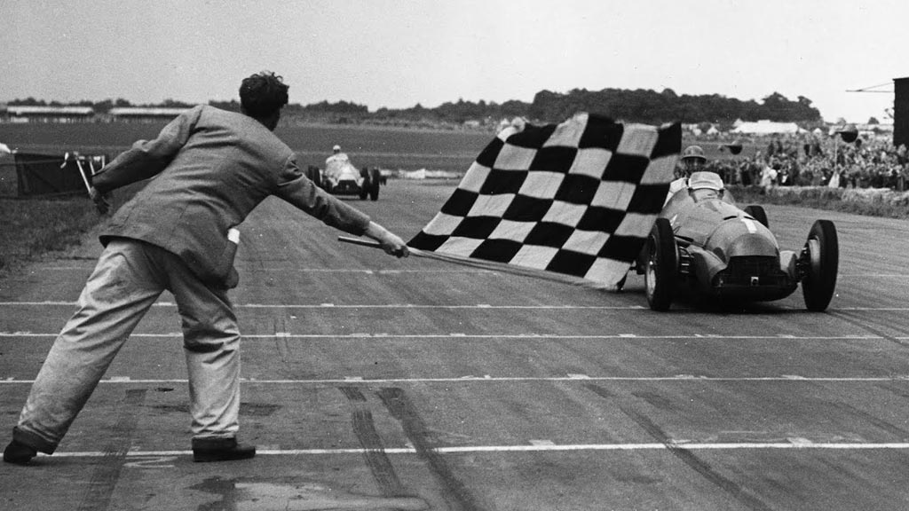 The 1950s: Foundation and First Races