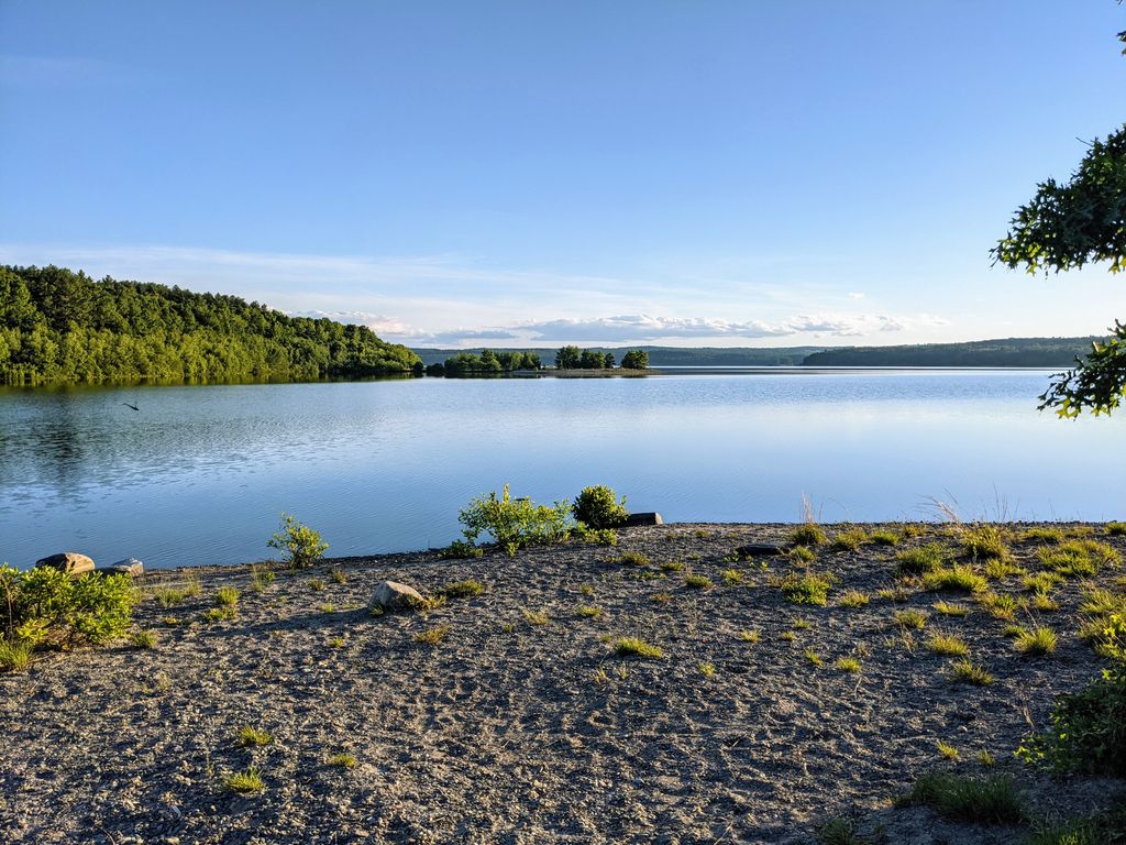 Gate-8-Sawyer-Bluff-to-Wachusett-Reservoir-Trail-Parking-2