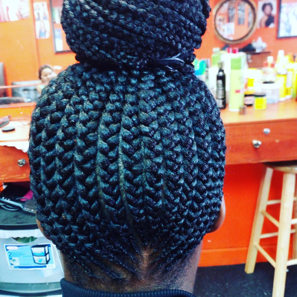 Aichas-African-Hair-Braiding-1