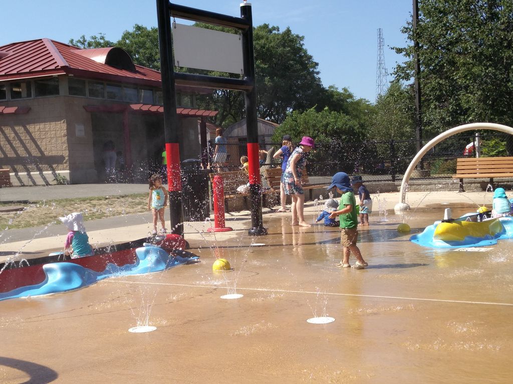 Artesani-Playground-Wading-Pool-and-Spray-Deck