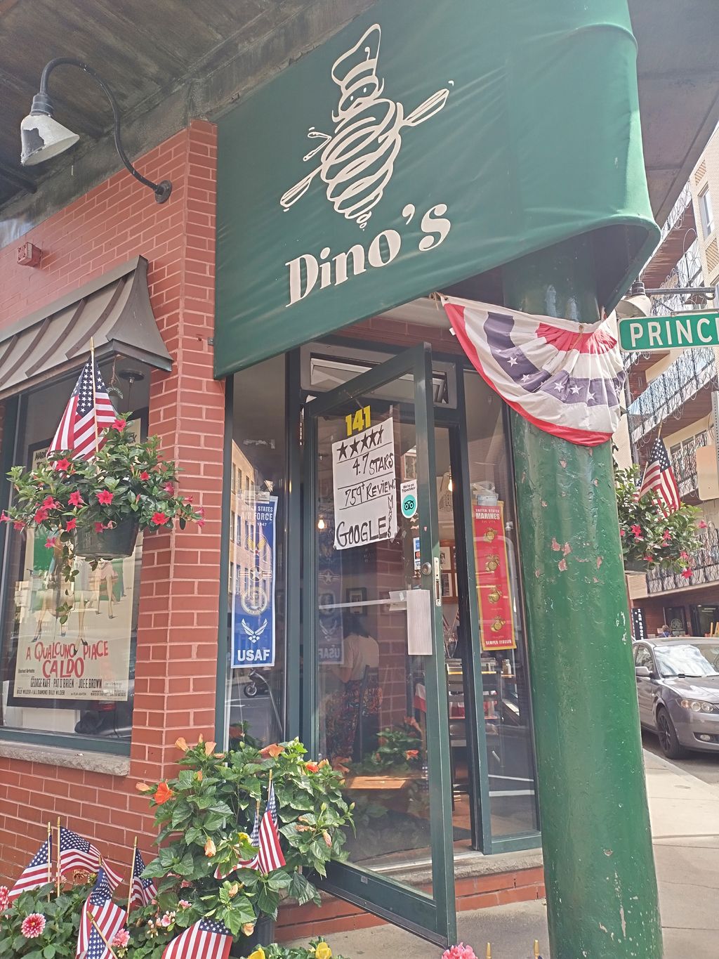 Dinos-Cafe
