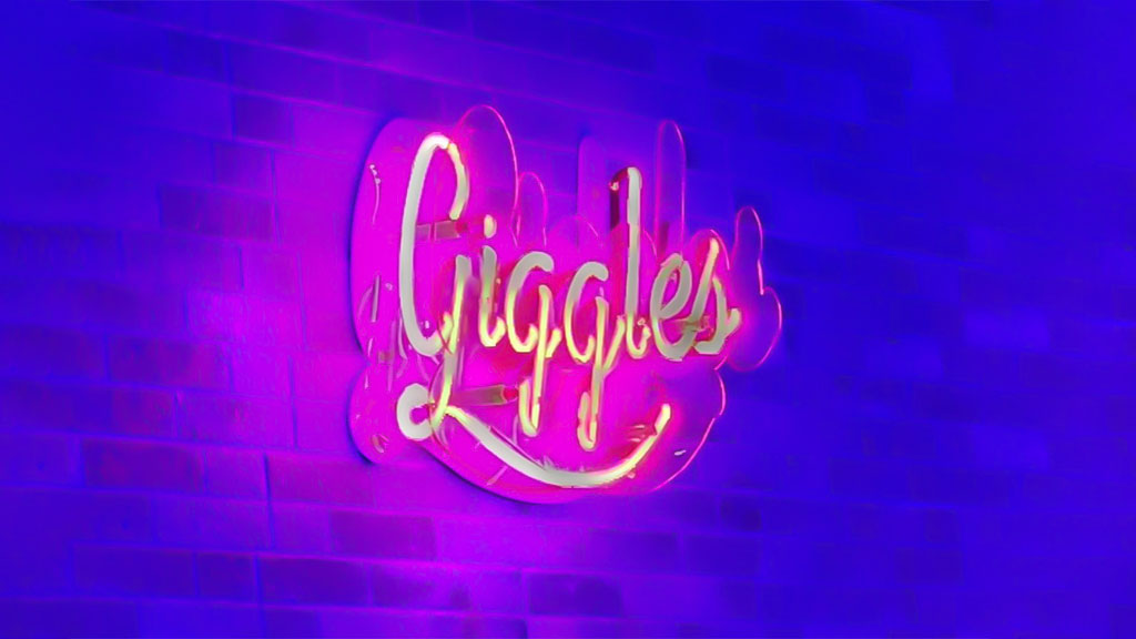 Giggles Comedy Club