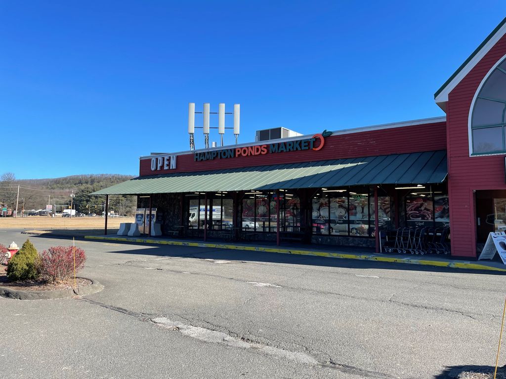 Hampton-Ponds-Market