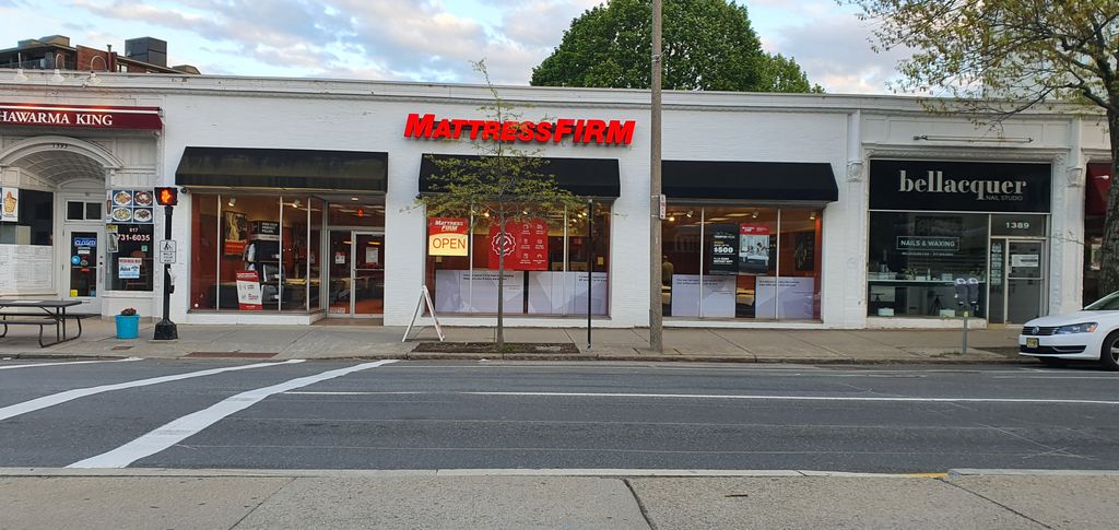 Mattress-Firm-Beacon-Street-1