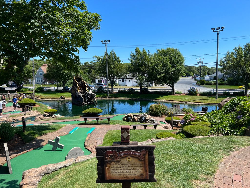 Pirates-Cove-Adventure-Golf