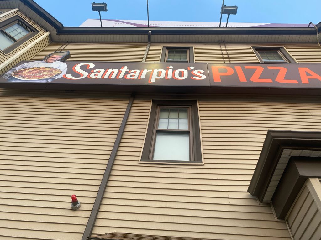 Santarpios-Pizza