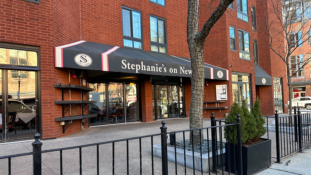Stephanie's On Newbury