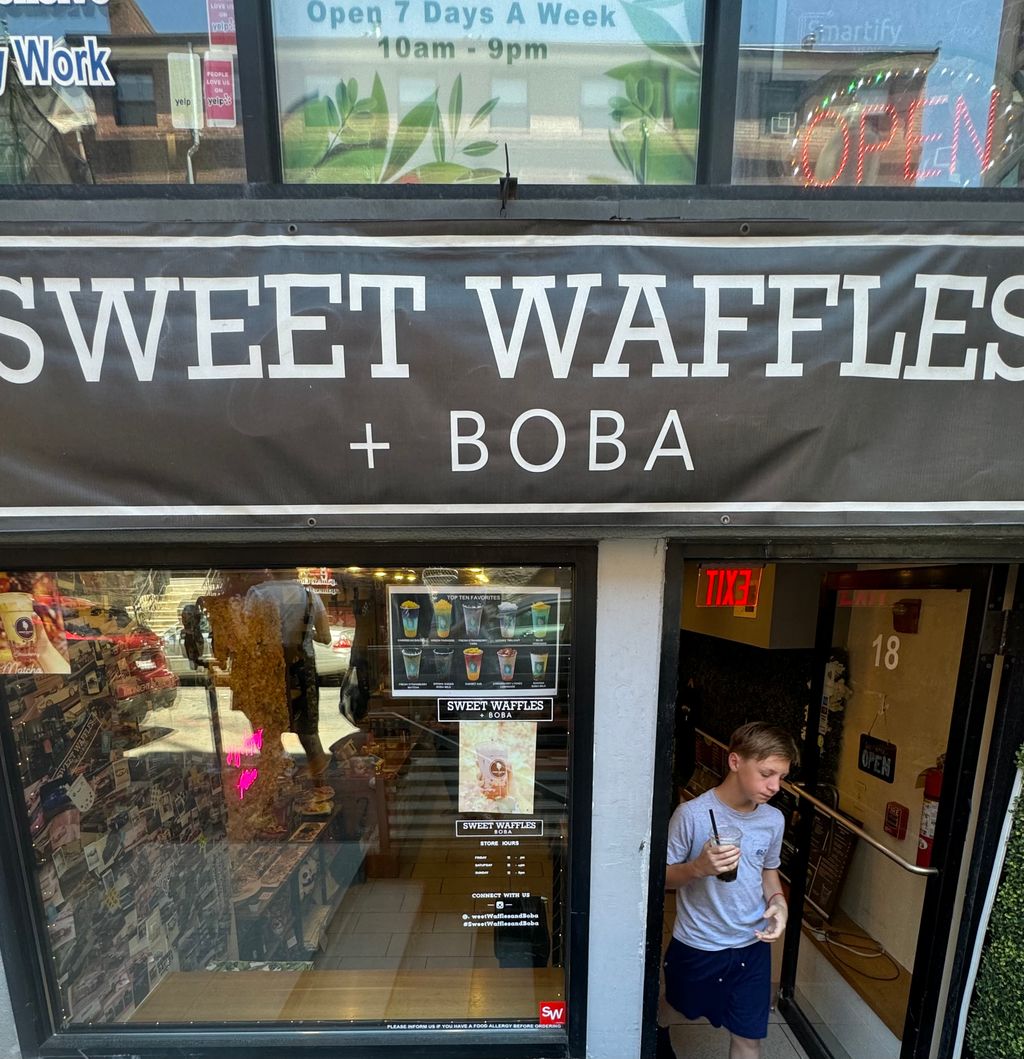 Sweet-Waffles-Boba