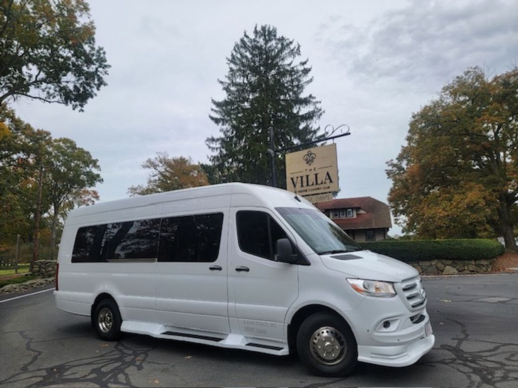 A-Plus-Coach-Boston-Airport-Shuttle-2