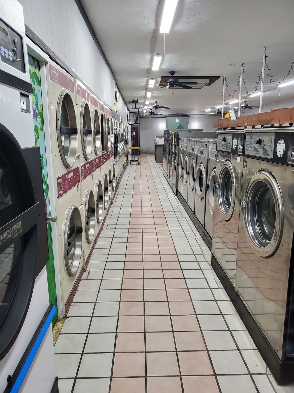 Charlton-Laundromat-Cleaners