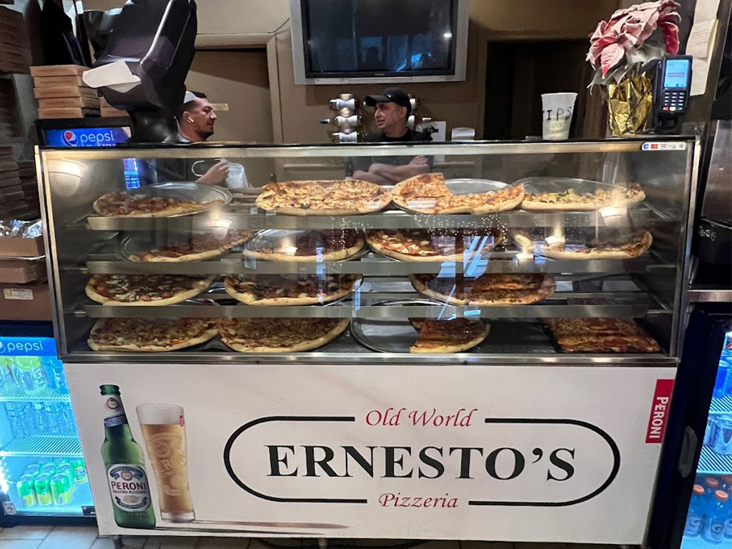 Ernesto's Pizza