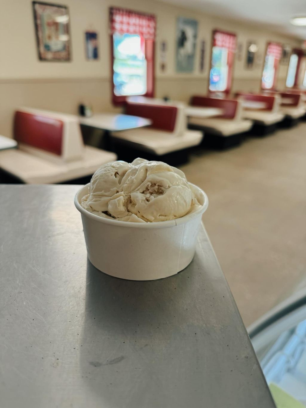 McCrays-Country-Creamery