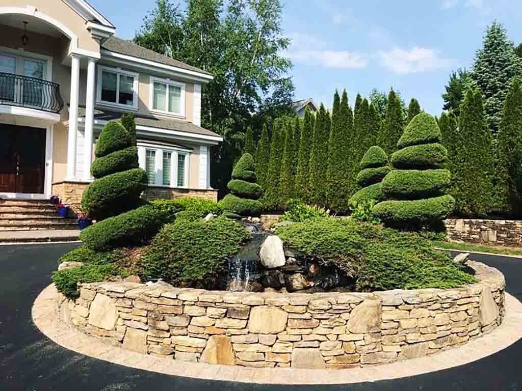 Green Paradise Services - Landscaping, Mulching, Snow Removal, Fall Cleanup