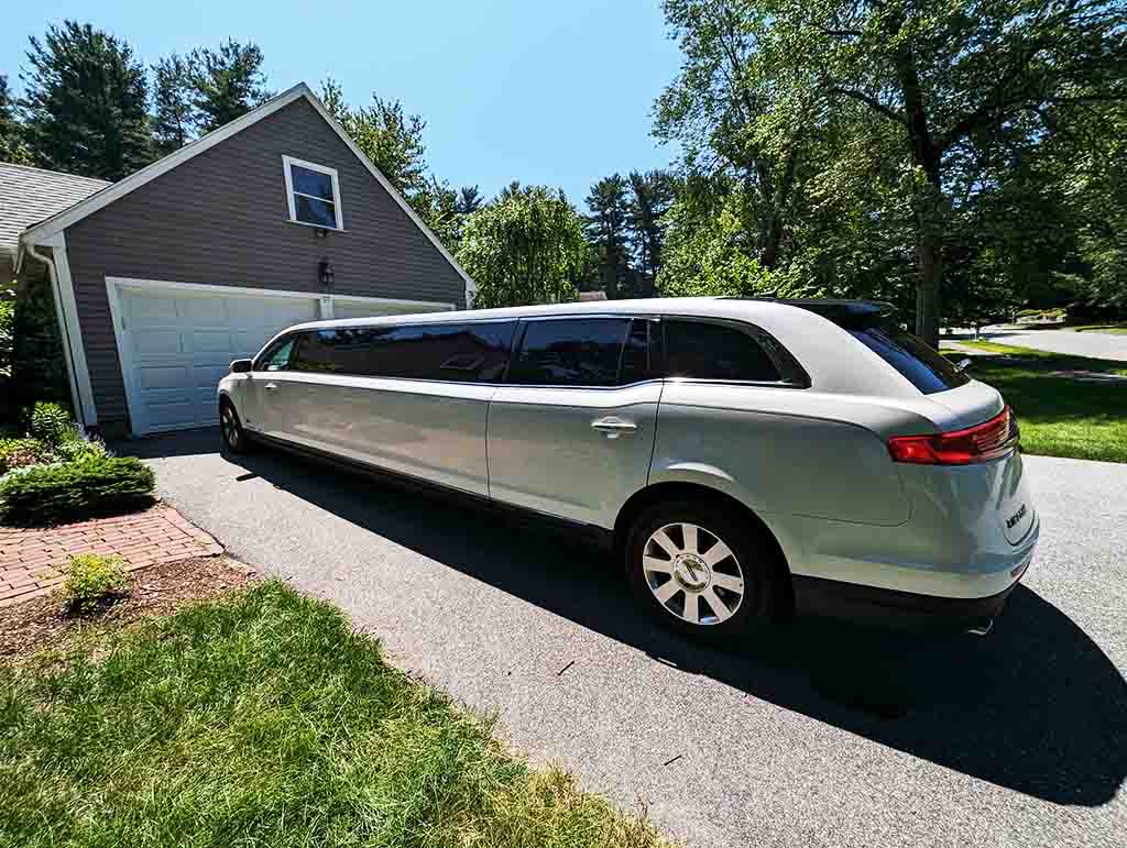 Lord's and Ladies Limousine Service