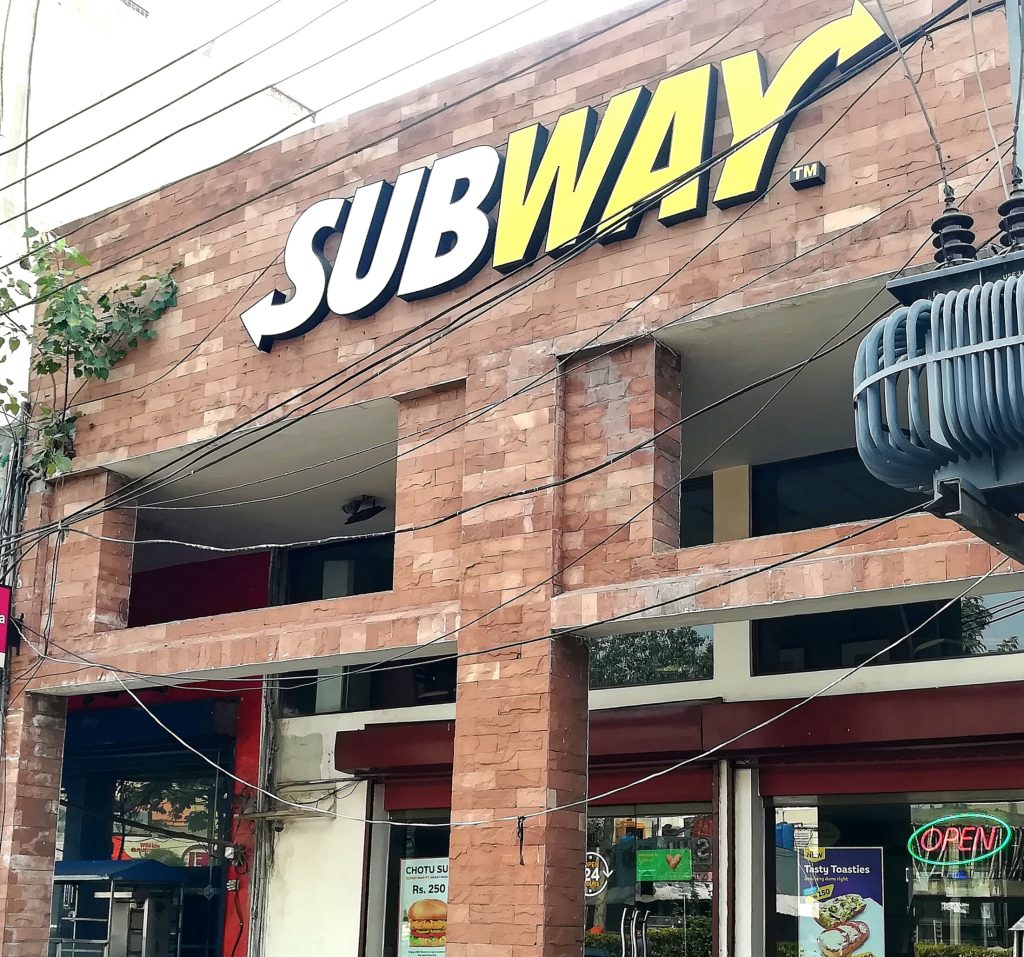 Subway: The Personalized Sandwich Experience